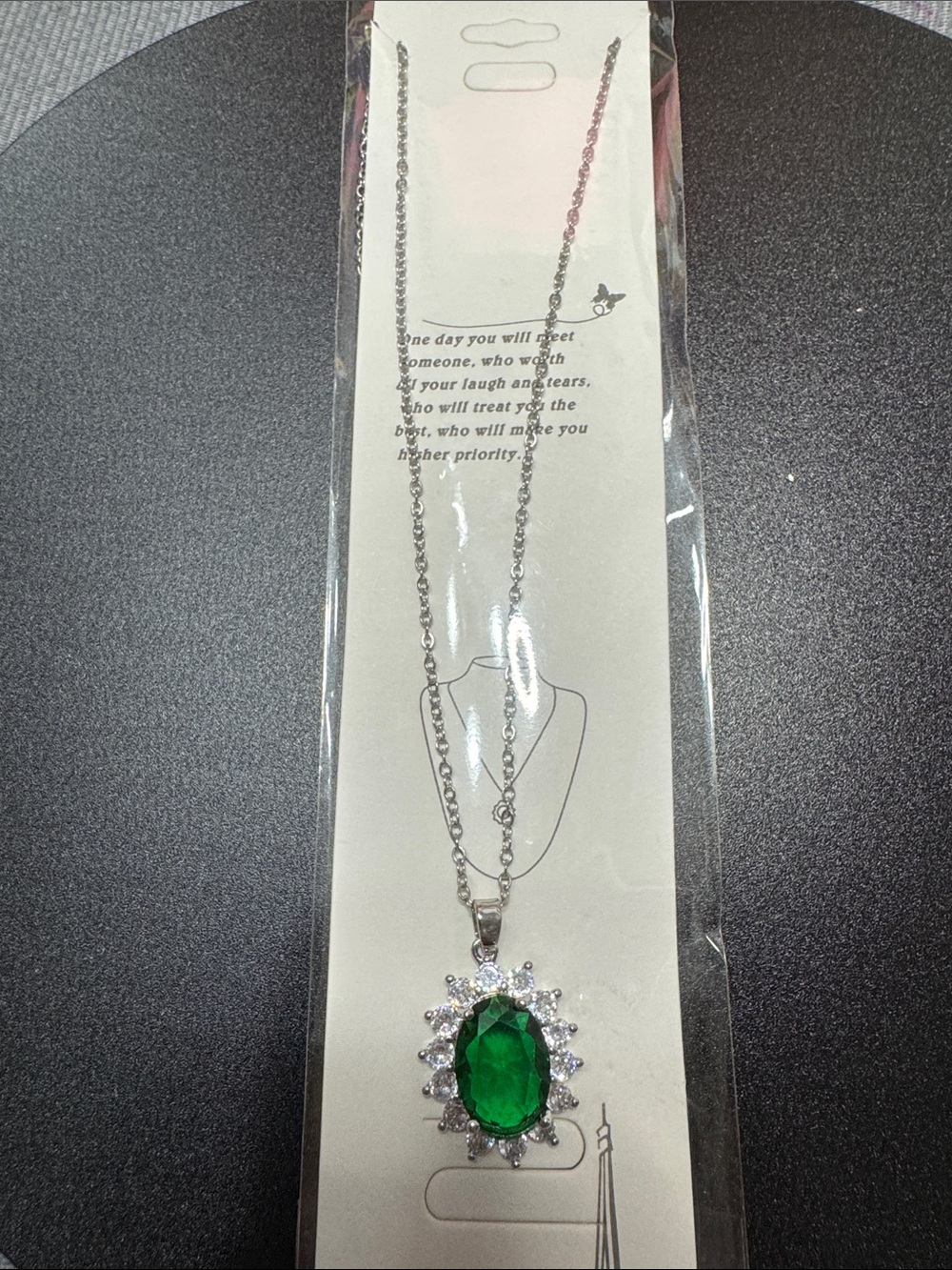 Source Unknown Silver-Tone Necklace with Emerald Green Oval Pendant Modern